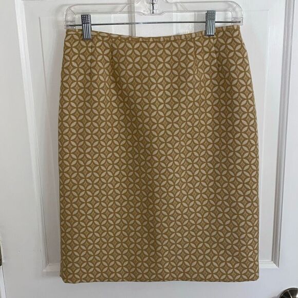 Le Suit Dresses & Skirts - Le Suit gold/beige pencil skirt size 4P